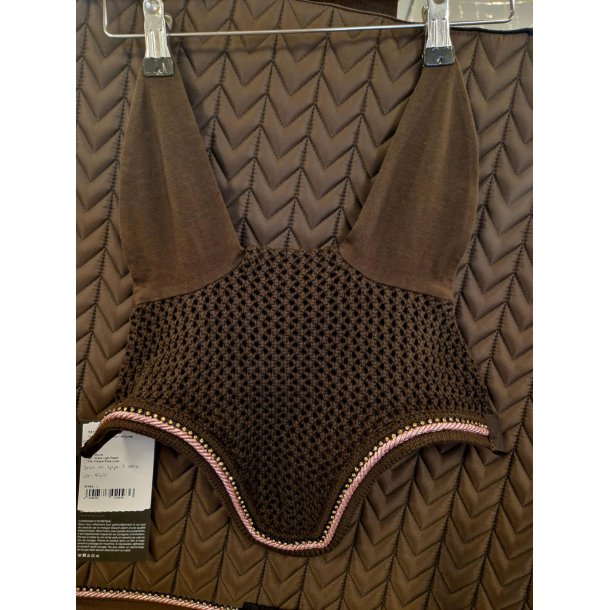 EQUEST Hut - Full . Mocca