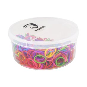 Man elastikker i flere farver